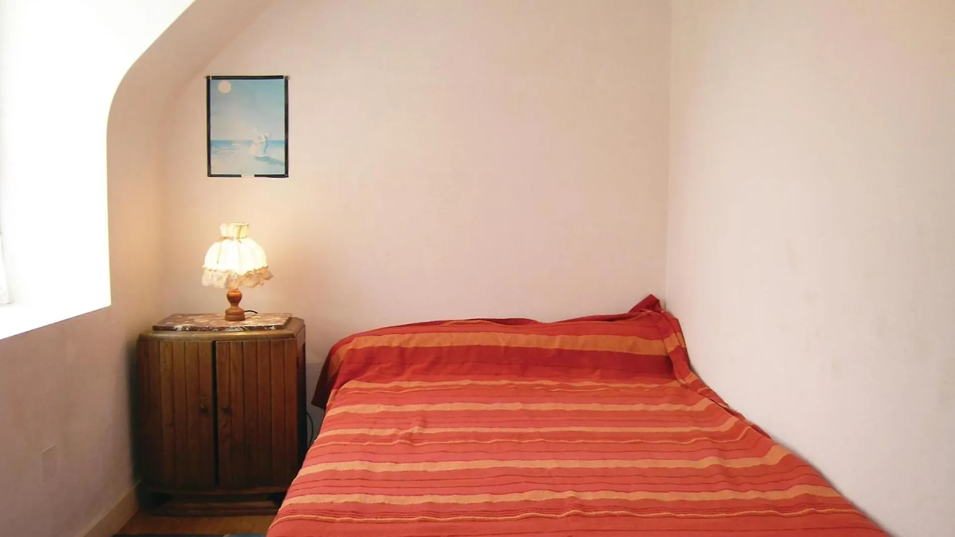 5 Bedroom Beautiful Home In Plomeur Kermathéano